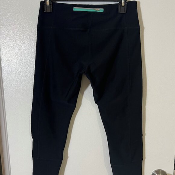 MPG Yoga Pants / Capri - Picture 2 of 3